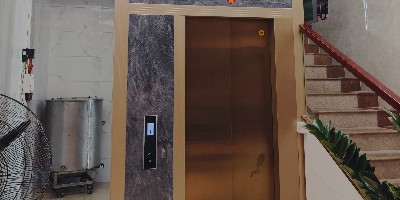 别墅电梯门设计解析：单厅门设计的安全风险与应对策略